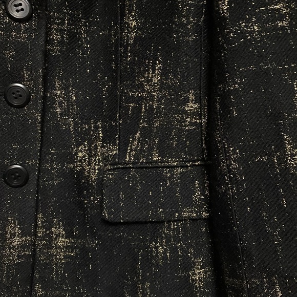 Stunning black blazer with gold shimmer details - Picture 5 of 7